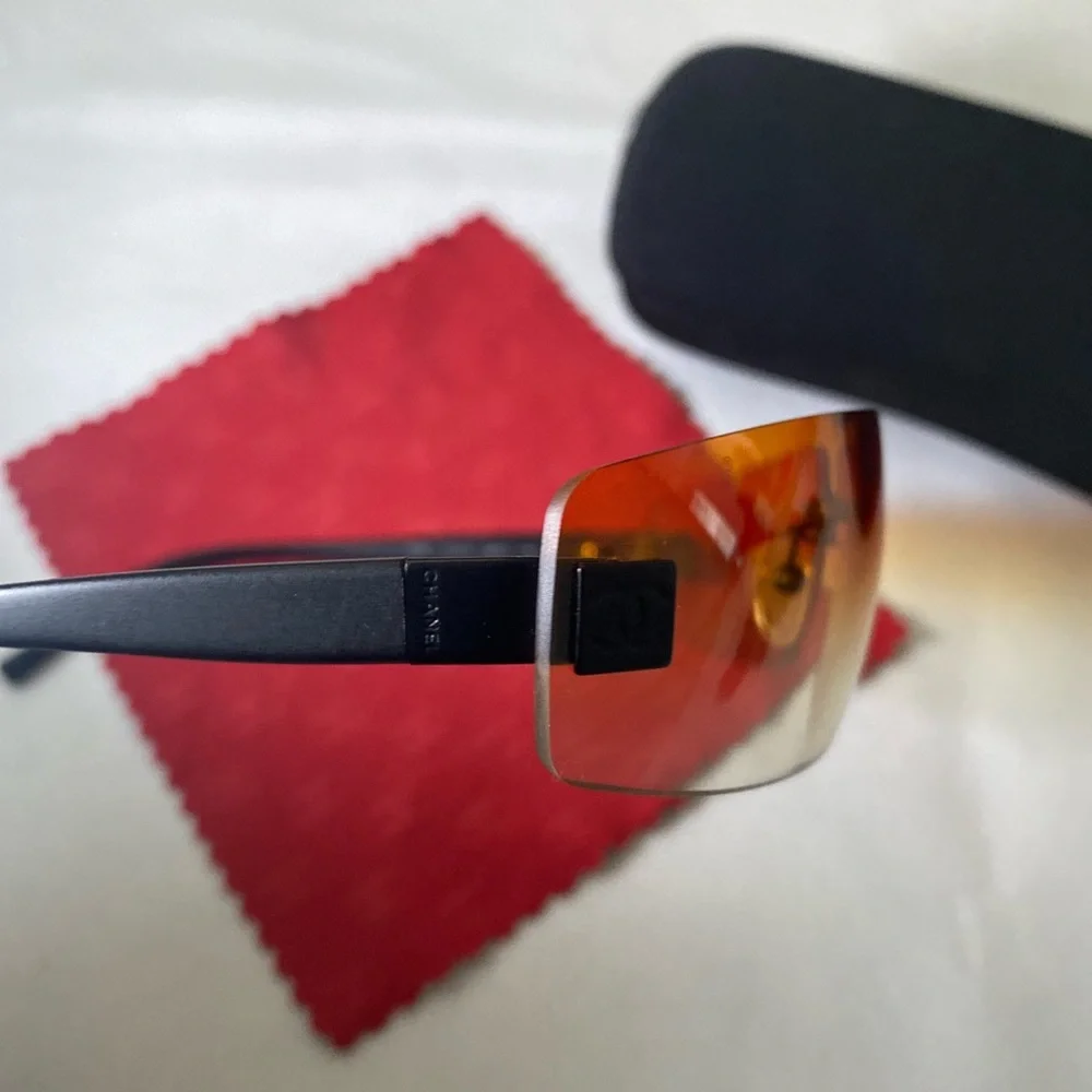 Chanel Y2K Sunglasses - Picture 4 of 8